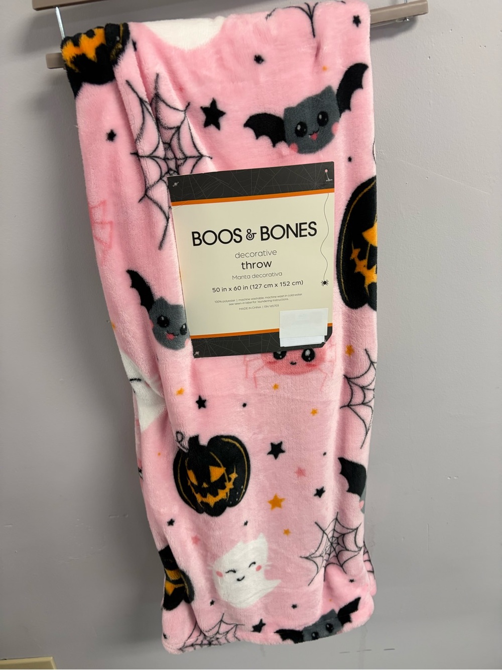 BOOS & BONES Pink Halloween Throw Blanket
